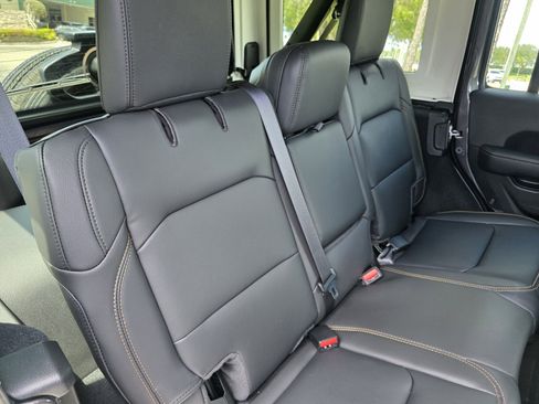 Used 2026 Jeep Wrangler Sahara image 29