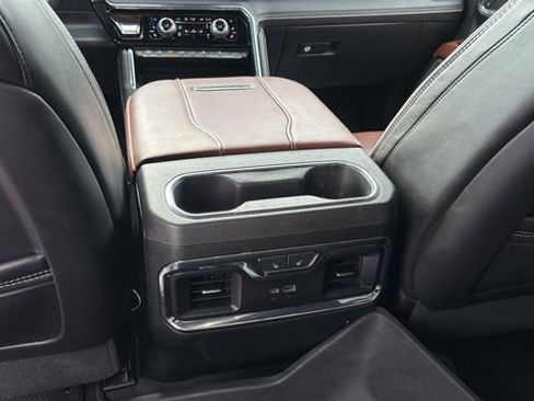 Used 2024 GMC Sierra 2500 Denali Ultimate image 21