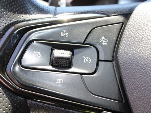 Used 2023 Chevrolet Bolt EUV LT FWD image 17