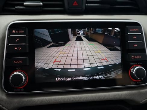 Used 2021 Nissan Versa SV image 8