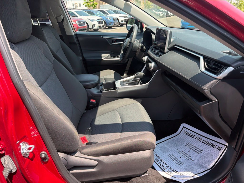 Used 2025 Toyota RAV4 XLE AWD/4WD image 11