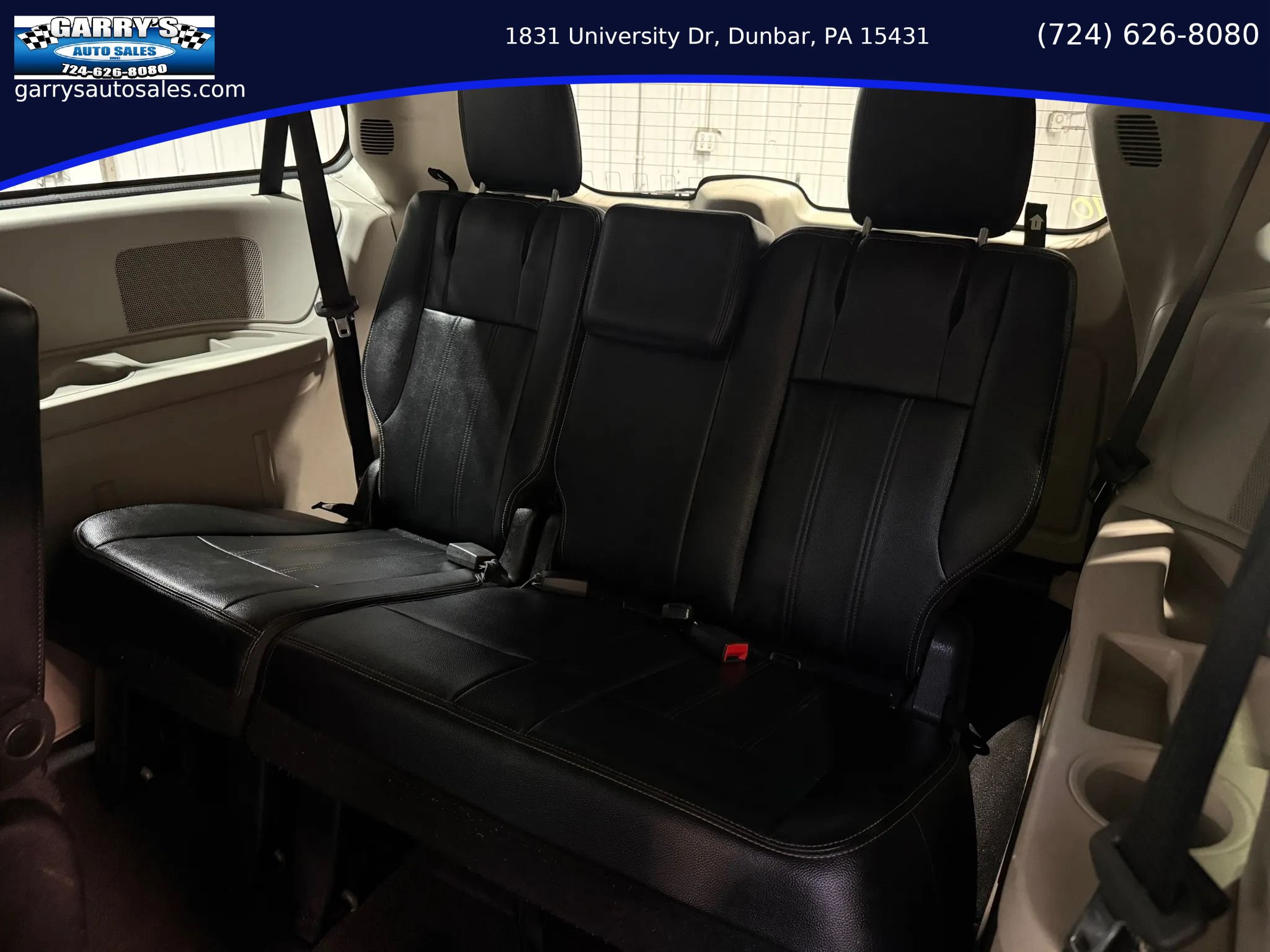 Used 2014 Chrysler Town & Country Touring FWD image 23
