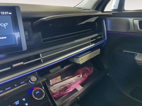 Used 2025 Hyundai Santa Fe Limited image 41