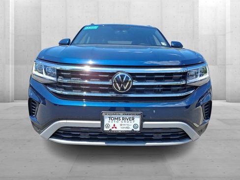 Used 2023 Volkswagen Atlas Cross Sport SE AWD/4WD image 2