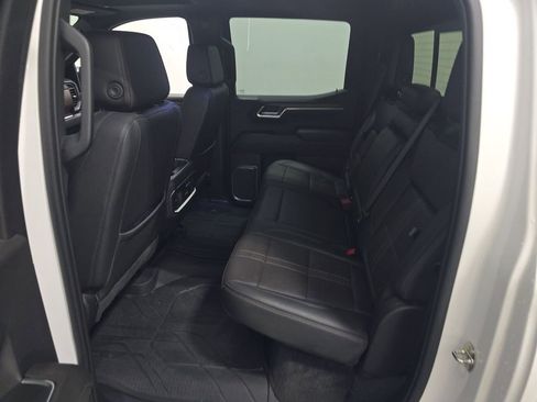 Used 2022 Chevrolet Silverado 1500 High Country w/ High Country Premium Package AWD/4WD image 5
