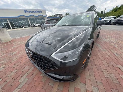 Used 2022 Hyundai Sonata Limited w/ Preferred Accessory Package FWD image 26