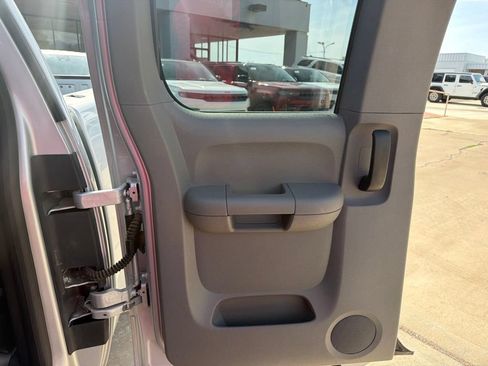 Used 2013 GMC Sierra 2500 W/T w/ Work Truck Preferred Package AWD/4WD image 9