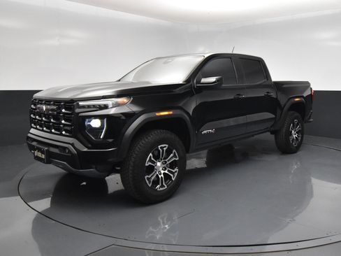 Used 2024 GMC Canyon AT4 w/ Technology Package AWD/4WD image 2