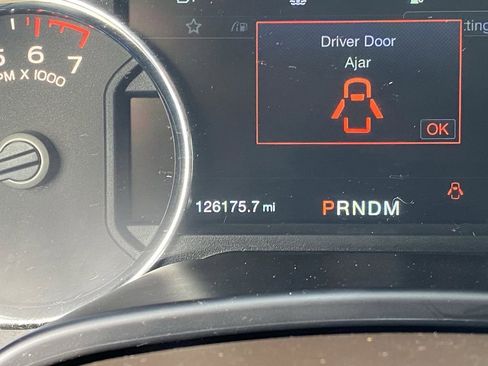 Used 2019 Ford F150 Lariat w/ Equipment Group 501A Mid image 31