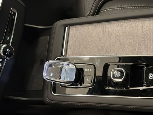 Used 2026 Volvo XC90 B6 Ultra w/ Protection Package Premier image 19