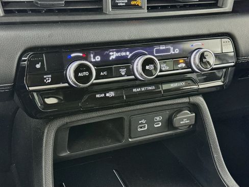 Certified 2023 Honda Pilot Touring image 16