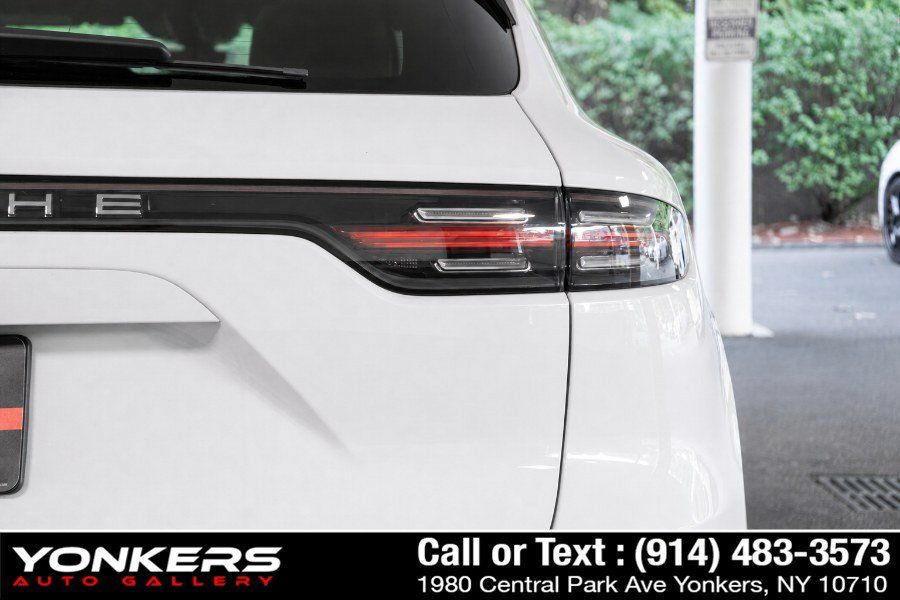 Used 2021 Porsche Cayenne AWD/4WD image 21