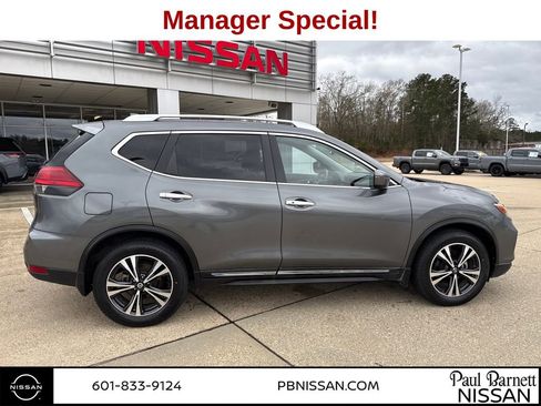 Used 2017 Nissan Rogue SL FWD image 9
