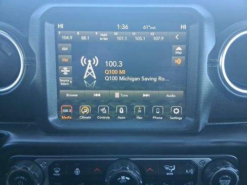 Used 2021 Jeep Wrangler Unlimited Sahara AWD/4WD image 25