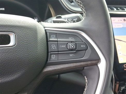 Used 2023 Jeep Grand Cherokee L Limited image 24