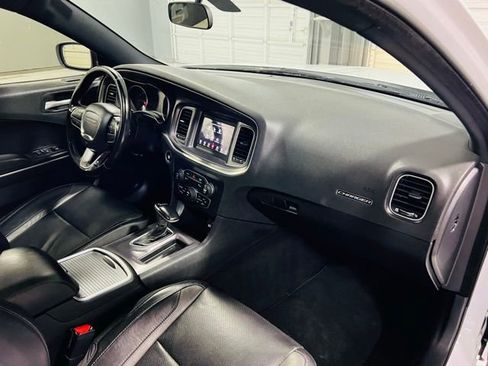 Used 2020 Dodge Charger SXT w/ Leather Interior Group RWD image 30