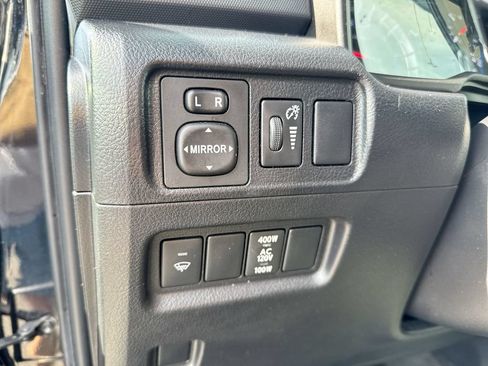Used 2019 Toyota 4Runner TRD Off-Road Premium AWD/4WD image 19