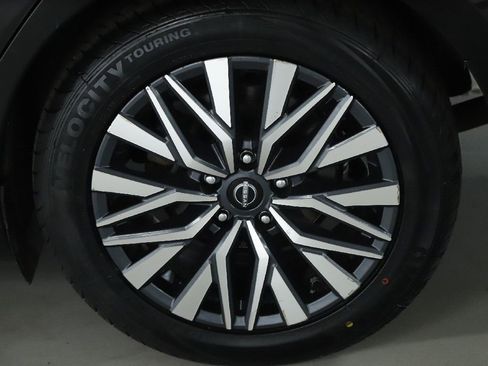 Certified 2025 Nissan Altima 2.5 SV FWD image 38