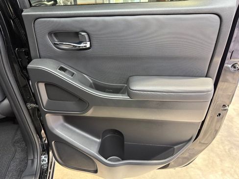 Used 2024 Nissan Frontier SV image 52