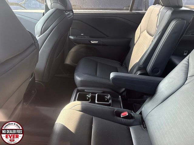 Used 2025 Lexus TX 500h AWD w/ Technology Package image 4