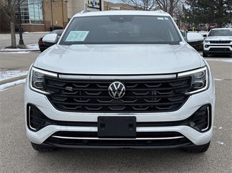 Used 2024 Volkswagen Atlas Cross Sport SEL R-Line video 2
