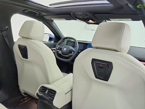 Used 2025 BMW i5 xDrive40 w/ Premium Package AWD/4WD image 26
