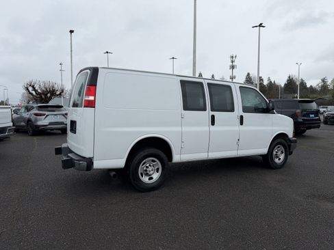 Used 2024 Chevrolet Express 2500 w/ Driver Convenience Package image 6
