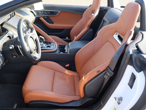 Used 2022 Jaguar F-TYPE Convertible RWD image 16