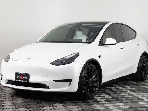 Used 2022 Tesla Model Y Performance AWD/4WD image 2