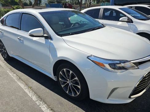 Used 2016 Toyota Avalon XLE Plus image 3
