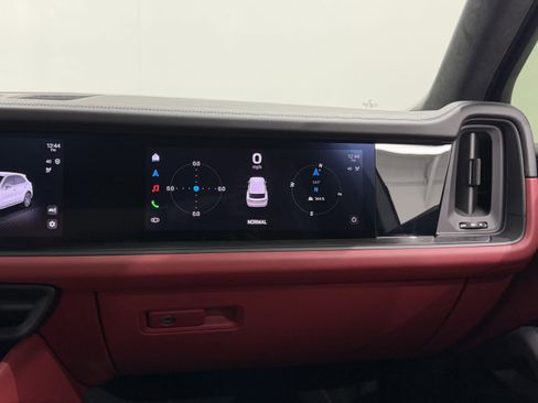 Certified 2025 Porsche Cayenne GTS image 47