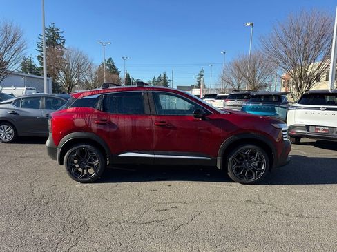 New 2026 Nissan Kicks SR w/ Cold Weather Package image 6