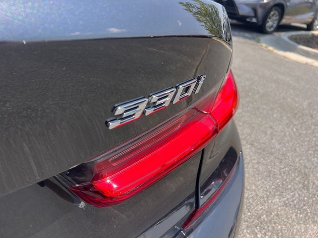 Used 2020 BMW 330i Sedan w/ M Sport Package RWD image 34