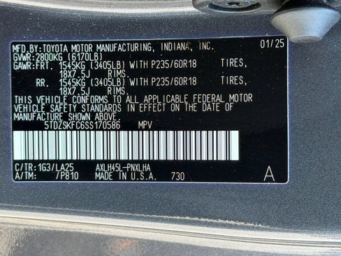 Used 2025 Toyota Sienna Limited AWD/4WD image 39