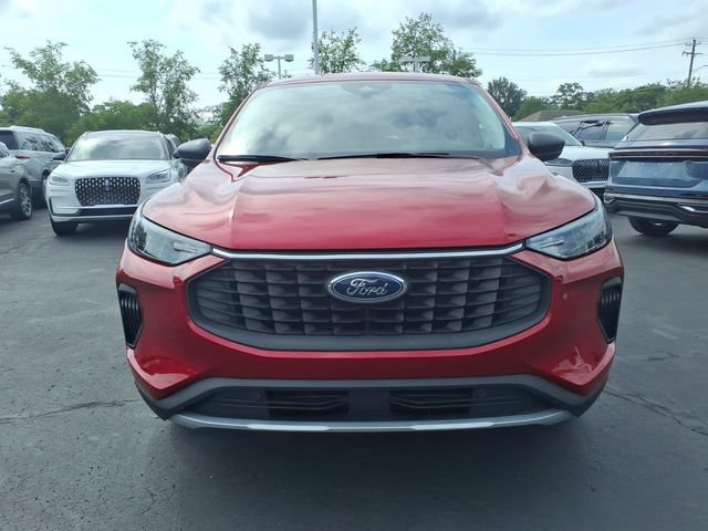 Used 2023 Ford Escape Active AWD/4WD image 2
