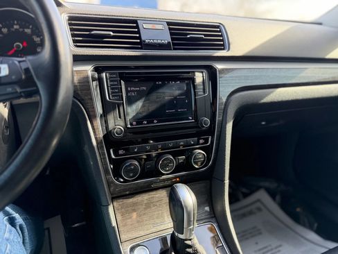 Used 2018 Volkswagen Passat 2.0T SE image 13