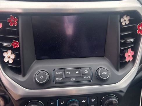 Used 2018 GMC Acadia SLT image 11