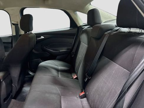 Used 2018 Ford Focus SE FWD image 16