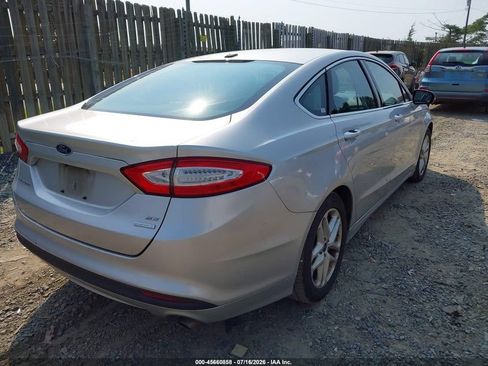 Used 2016 Ford Fusion SE w/ Equipment Group 202A FWD image 4