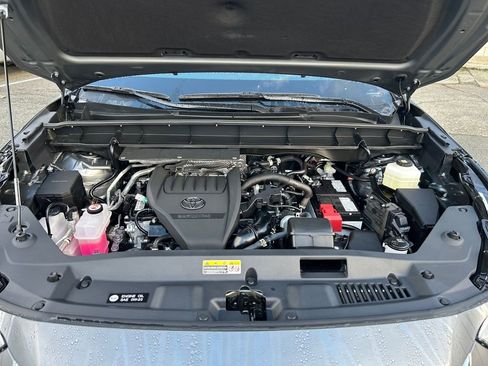 Used 2025 Toyota Highlander Limited image 29