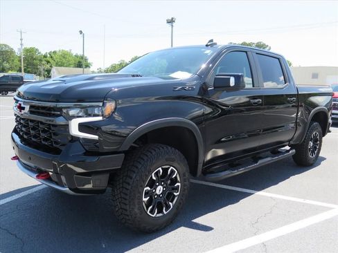 Used 2025 Chevrolet Silverado 1500 ZR2 w/ Technology Package AWD/4WD image 8