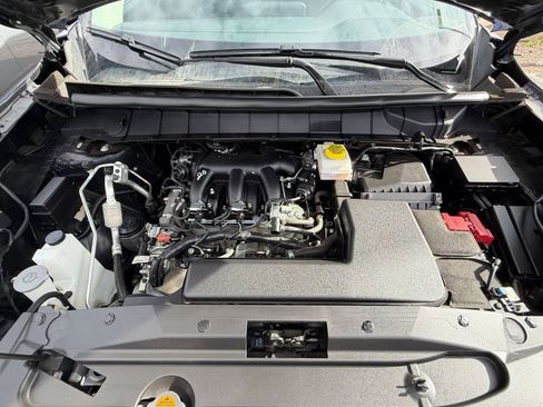Used 2025 Nissan Pathfinder SV AWD/4WD image 34