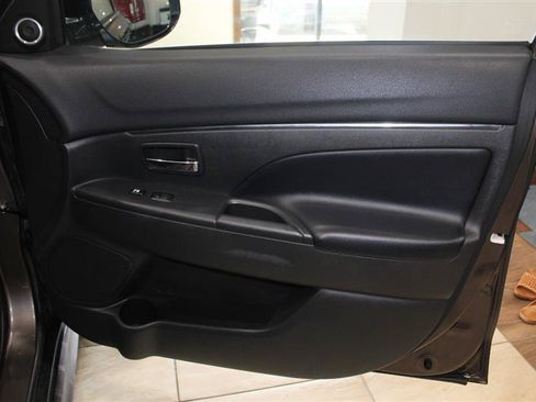 Used 2017 Mitsubishi Outlander Sport AWD image 32