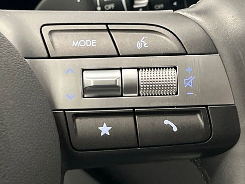 Used 2025 Hyundai Kona SEL FWD image 41