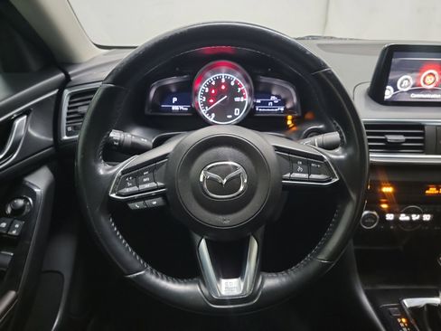 Used 2018 MAZDA MAZDA3 Grand Touring image 17
