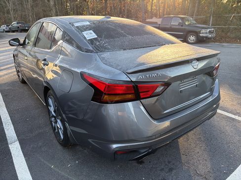 Used 2024 Nissan Altima 2.0 SR image 4