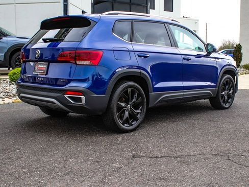 Used 2023 Volkswagen Taos SE w/ Panoramic Sunroof Package AWD/4WD image 6
