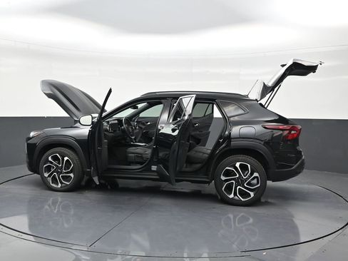 Used 2024 Chevrolet Trax RS FWD image 30