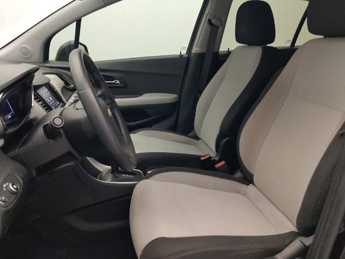 Used 2020 Chevrolet Trax LS FWD image 17