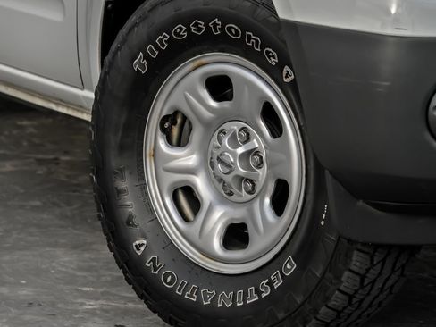 Used 2021 Nissan Frontier S RWD image 4